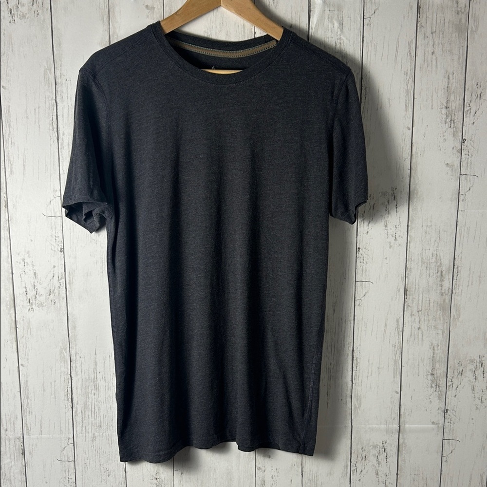 Essentials Charcoal Gray Crew Neck T-Shirt Men’s Medium Soft Cotton Blend